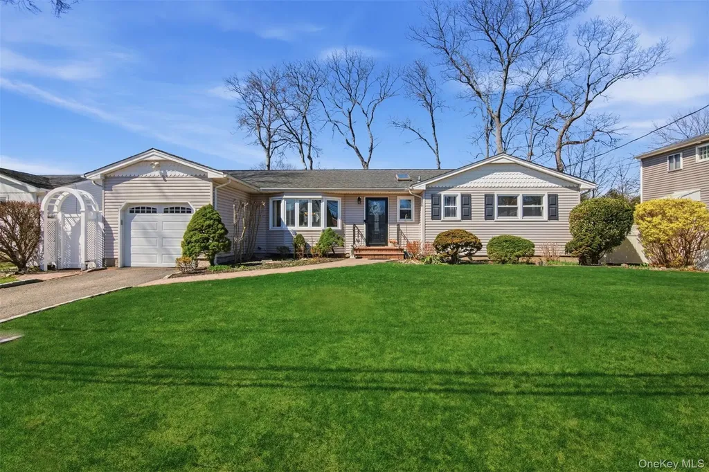 64 Avenue D Holbrook NY 11741
