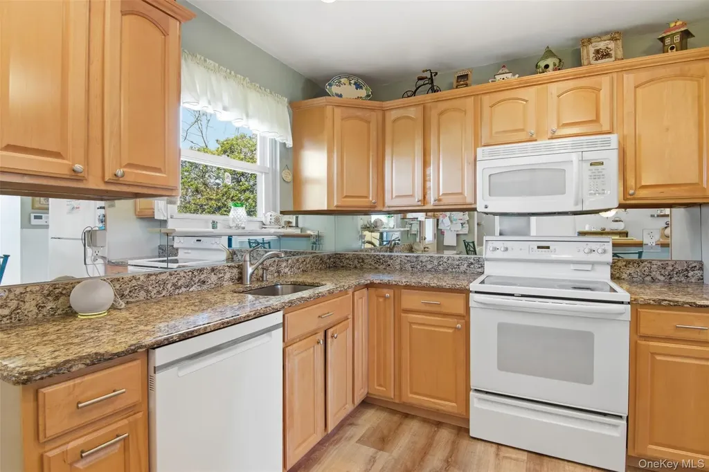64 Avenue D Holbrook NY 11741