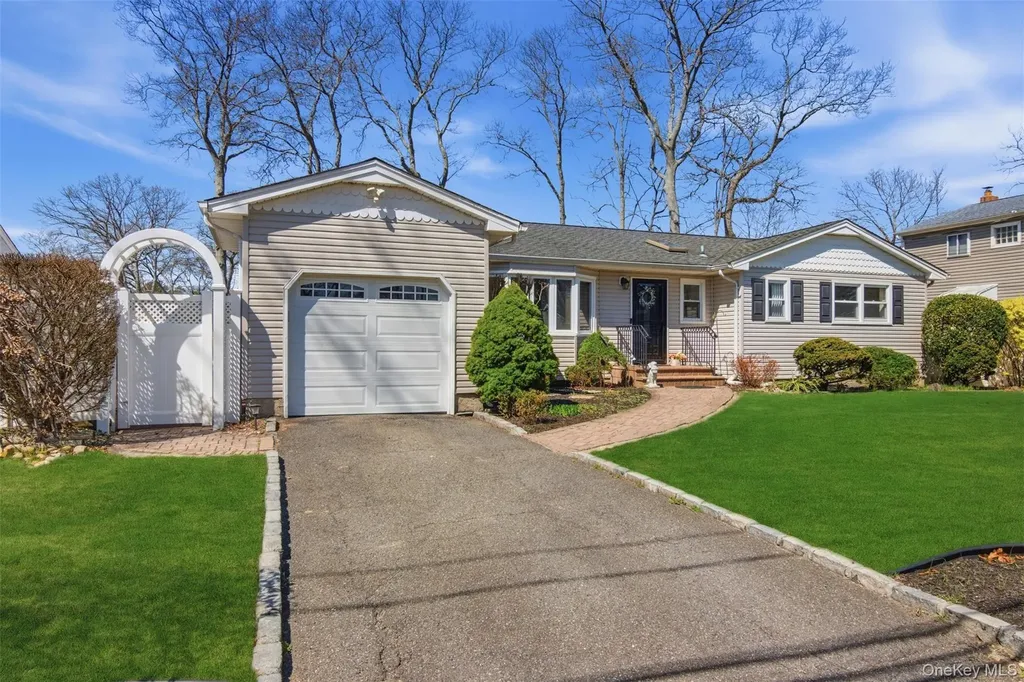64 Avenue D Holbrook NY 11741