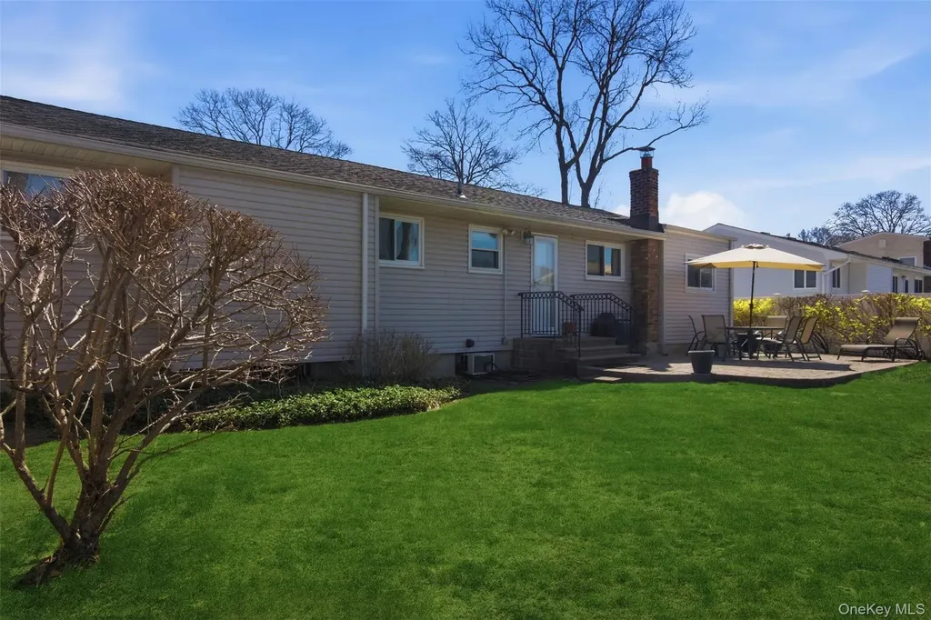 64 Avenue D Holbrook NY 11741