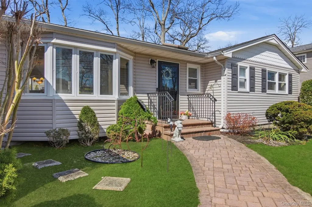64 Avenue D Holbrook NY 11741