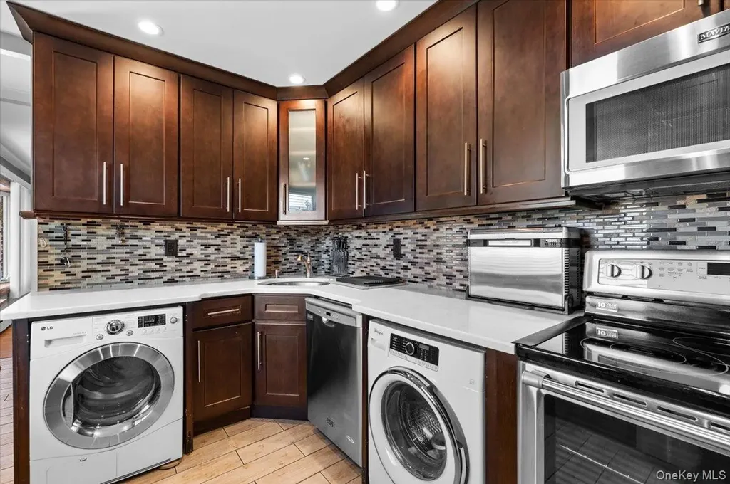 59 Slate Lane Levittown NY 11756