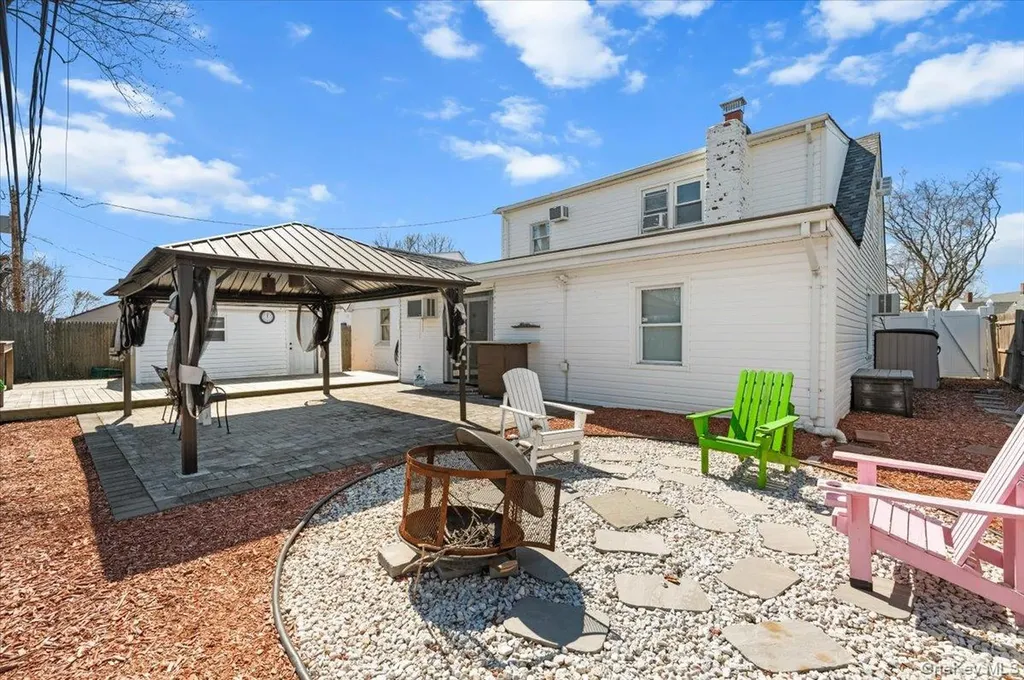 59 Slate Lane Levittown NY 11756