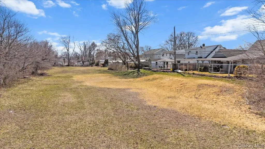 59 Slate Lane Levittown NY 11756