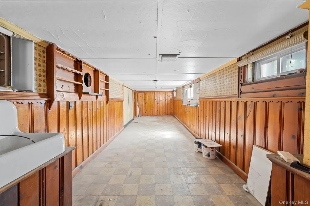 224 W Broadway Inwood NY 11096