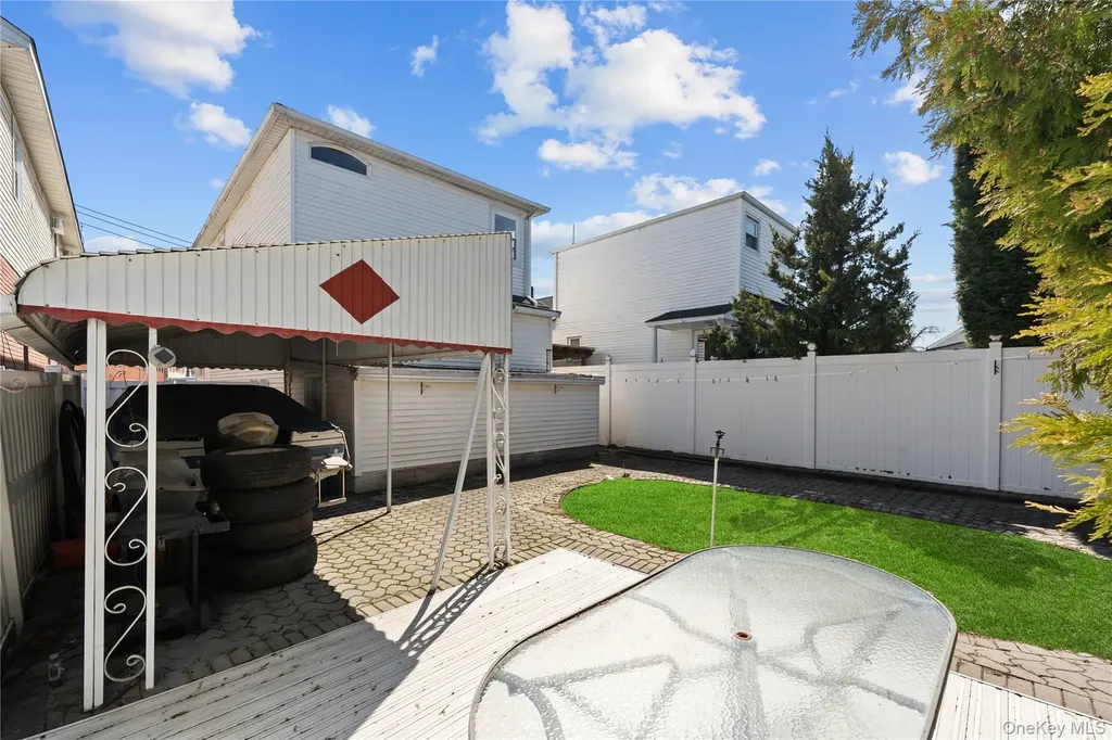 224 W Broadway Inwood NY 11096