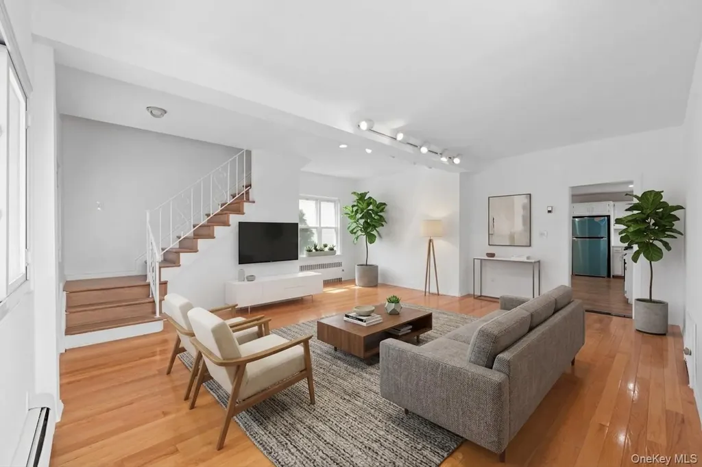 224 W Broadway Inwood NY 11096
