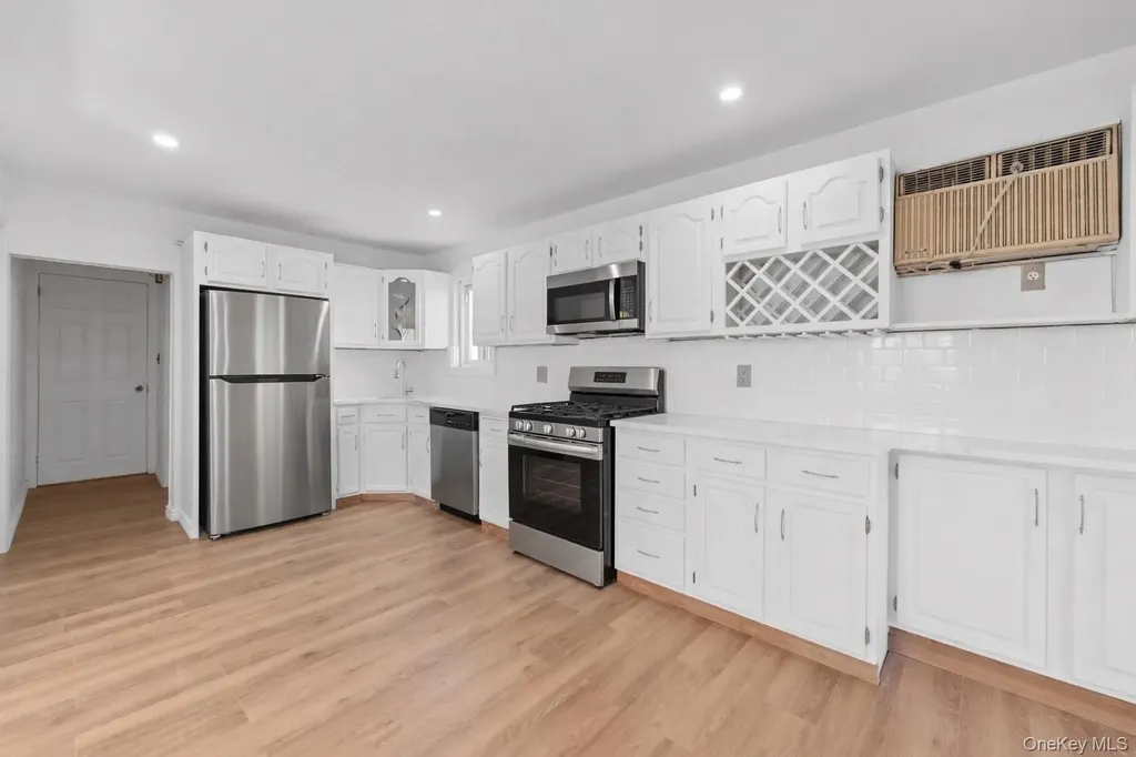 224 W Broadway Inwood NY 11096