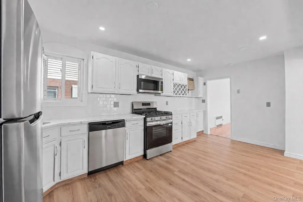 224 W Broadway Inwood NY 11096
