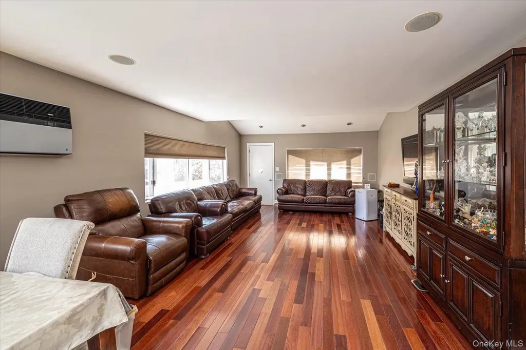 19945 34th Avenue Flushing NY 11358