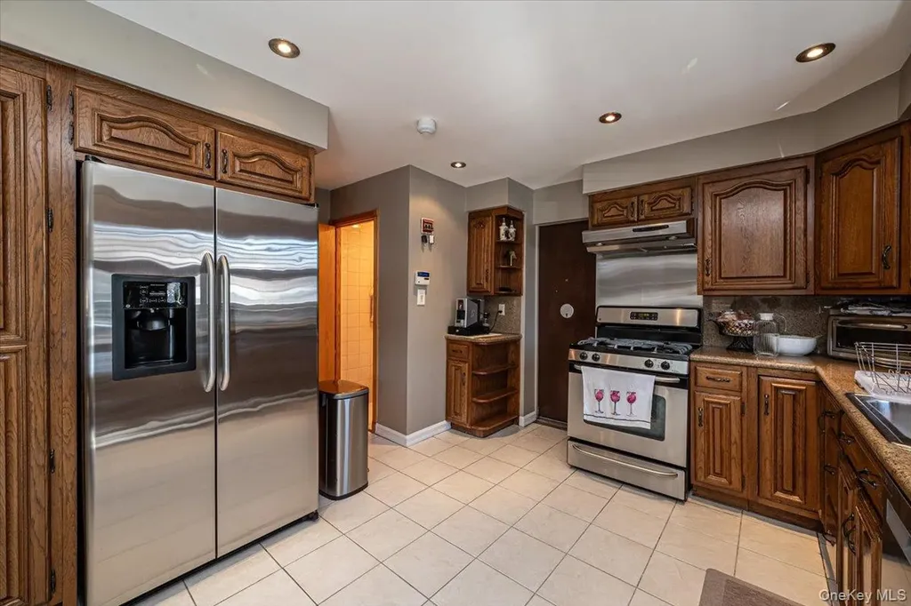 19945 34th Avenue Flushing NY 11358
