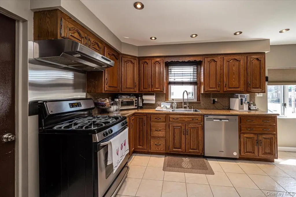 19945 34th Avenue Flushing NY 11358