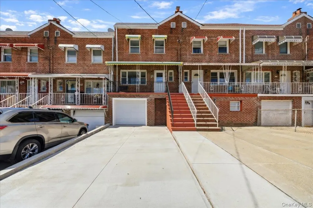 3337 Gunther Avenue Bronx NY 10469