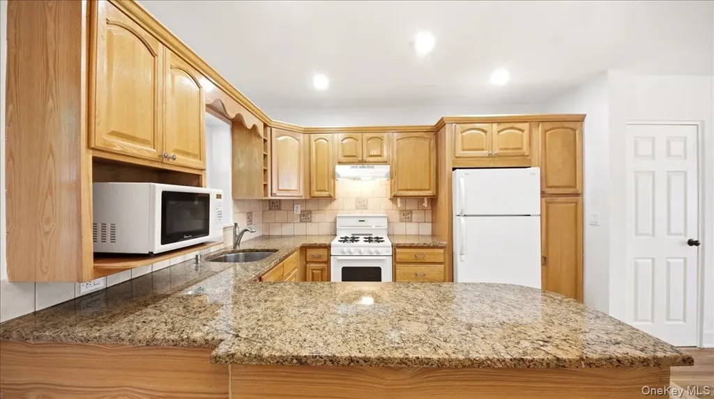 3337 Gunther Avenue Bronx NY 10469