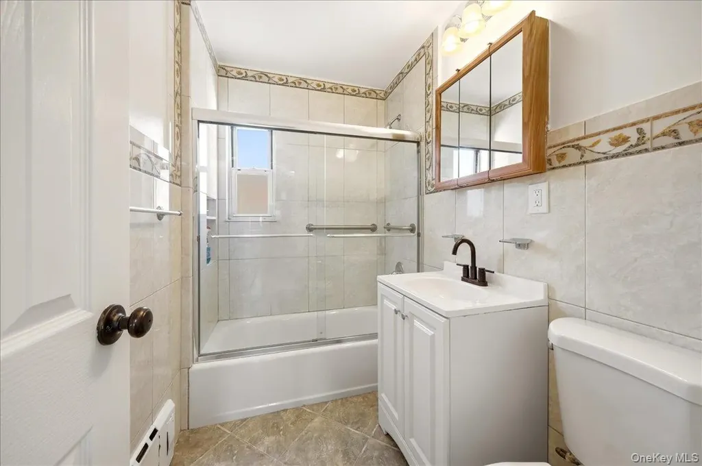3337 Gunther Avenue Bronx NY 10469