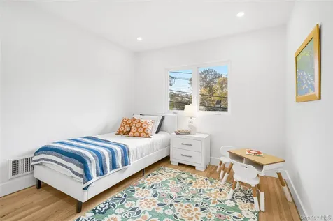 2222 Boston Post Road Larchmont NY 10538