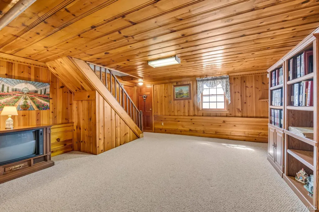 14 Avon Road New Hyde Park NY 11040