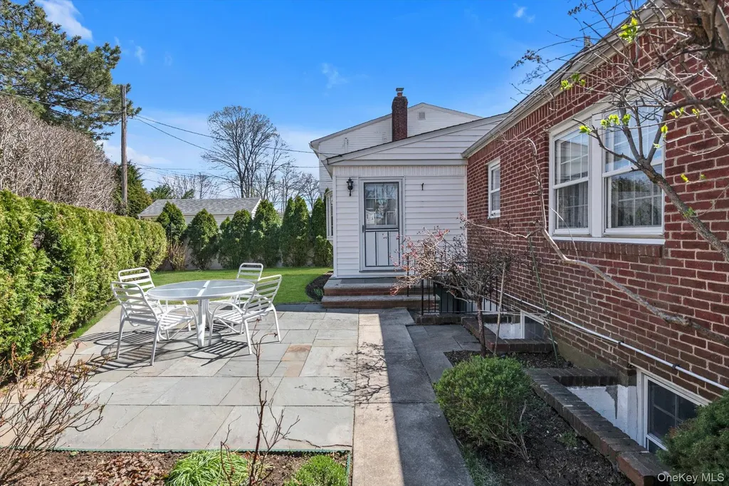 14 Avon Road New Hyde Park NY 11040