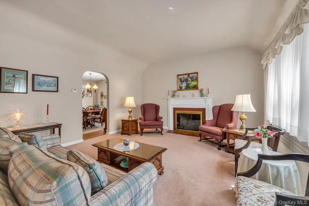 14 Avon Road New Hyde Park NY 11040