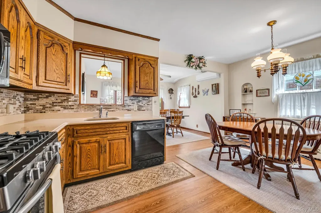 14 Avon Road New Hyde Park NY 11040
