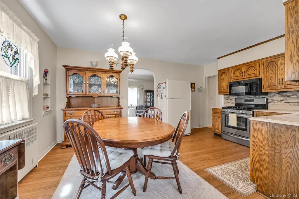 14 Avon Road New Hyde Park NY 11040
