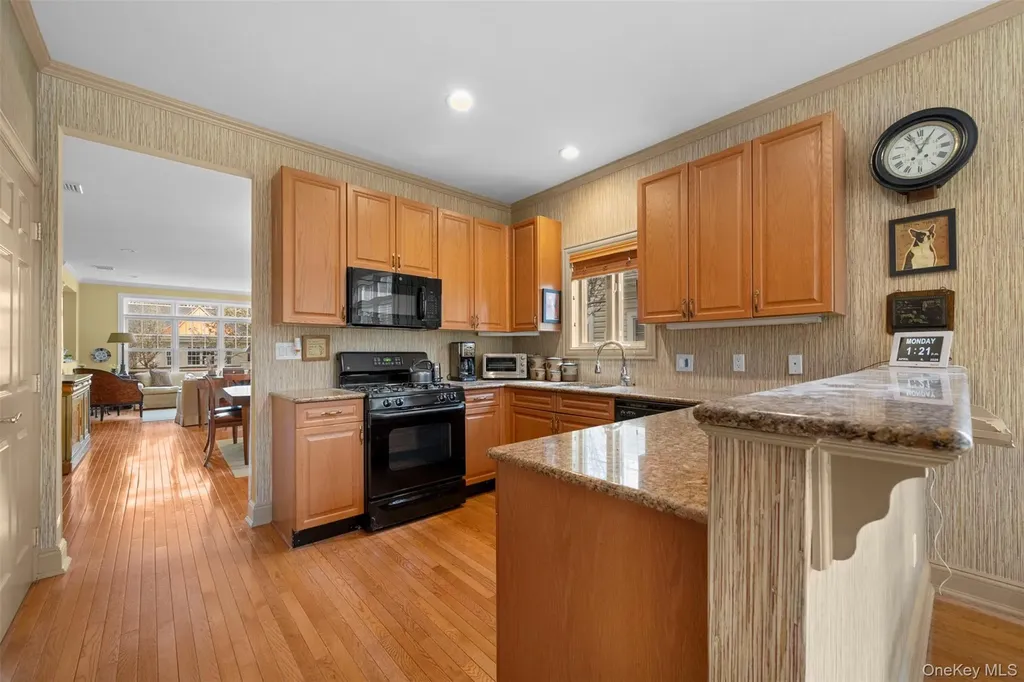 333 E Overlook Port Washington NY 11050