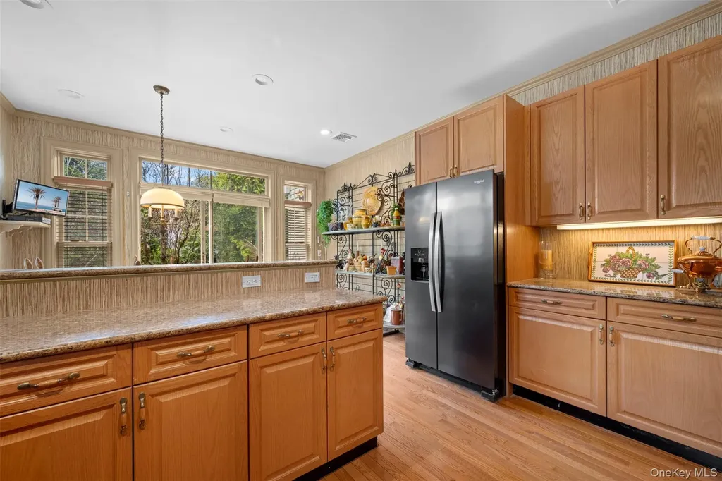 333 E Overlook Port Washington NY 11050