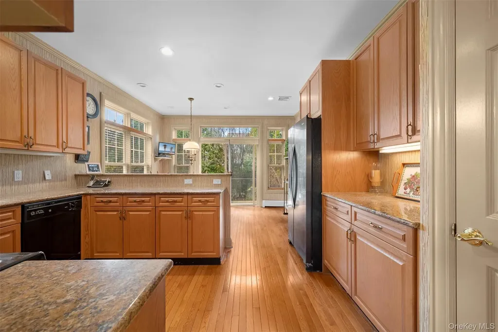 333 E Overlook Port Washington NY 11050