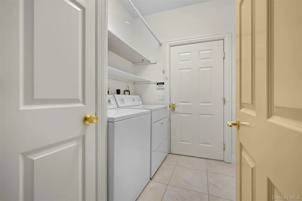 333 E Overlook Port Washington NY 11050
