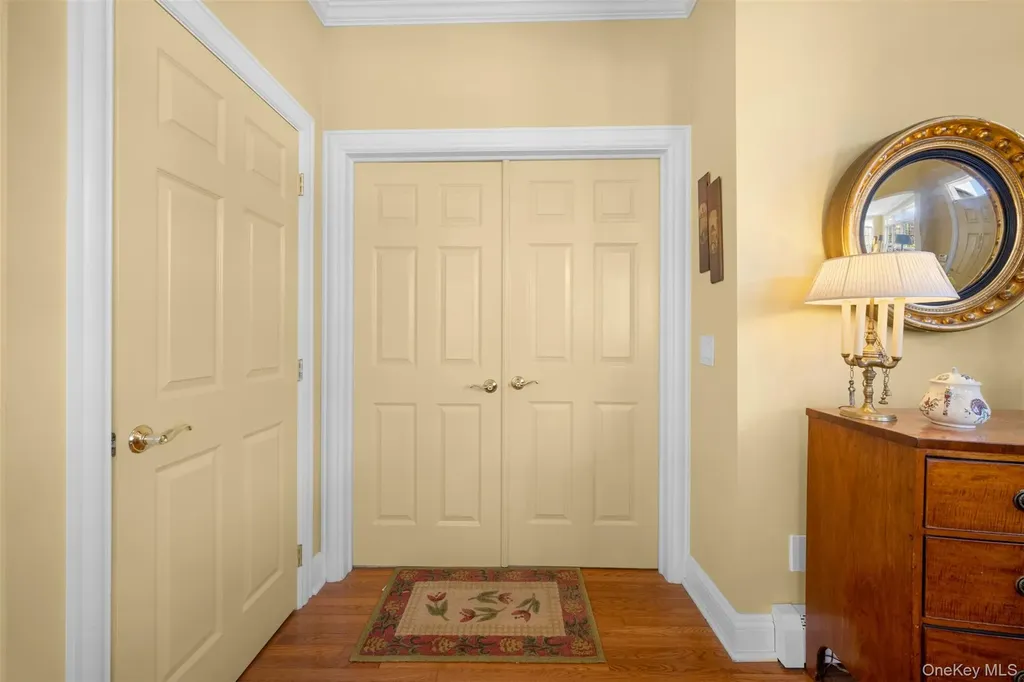 333 E Overlook Port Washington NY 11050