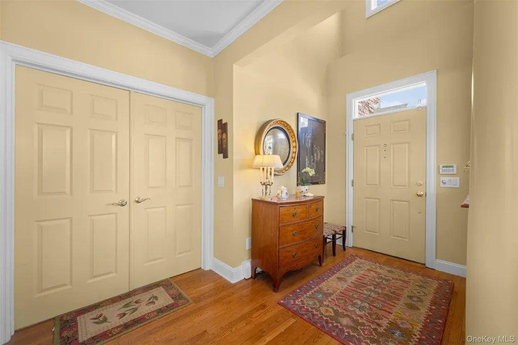 333 E Overlook Port Washington NY 11050