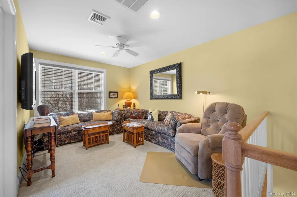 333 E Overlook Port Washington NY 11050