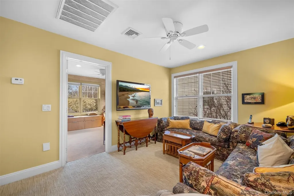 333 E Overlook Port Washington NY 11050
