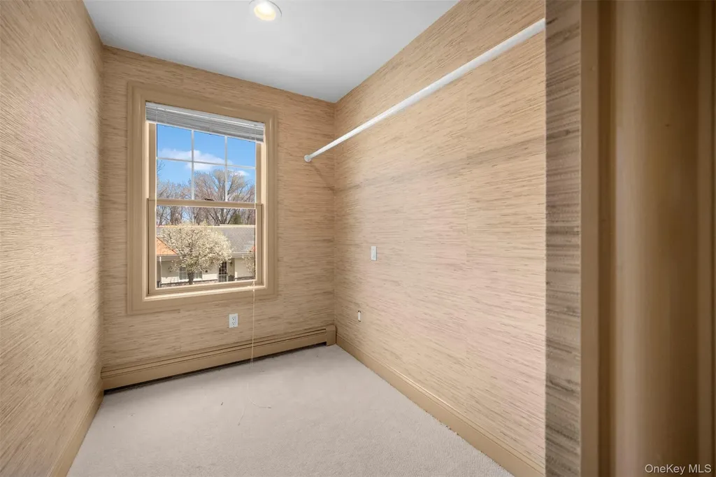 333 E Overlook Port Washington NY 11050