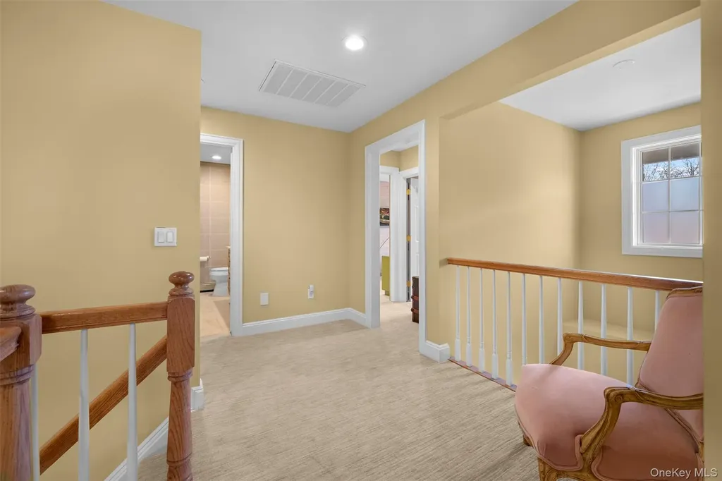 333 E Overlook Port Washington NY 11050