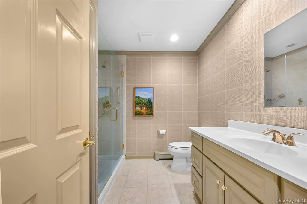 333 E Overlook Port Washington NY 11050