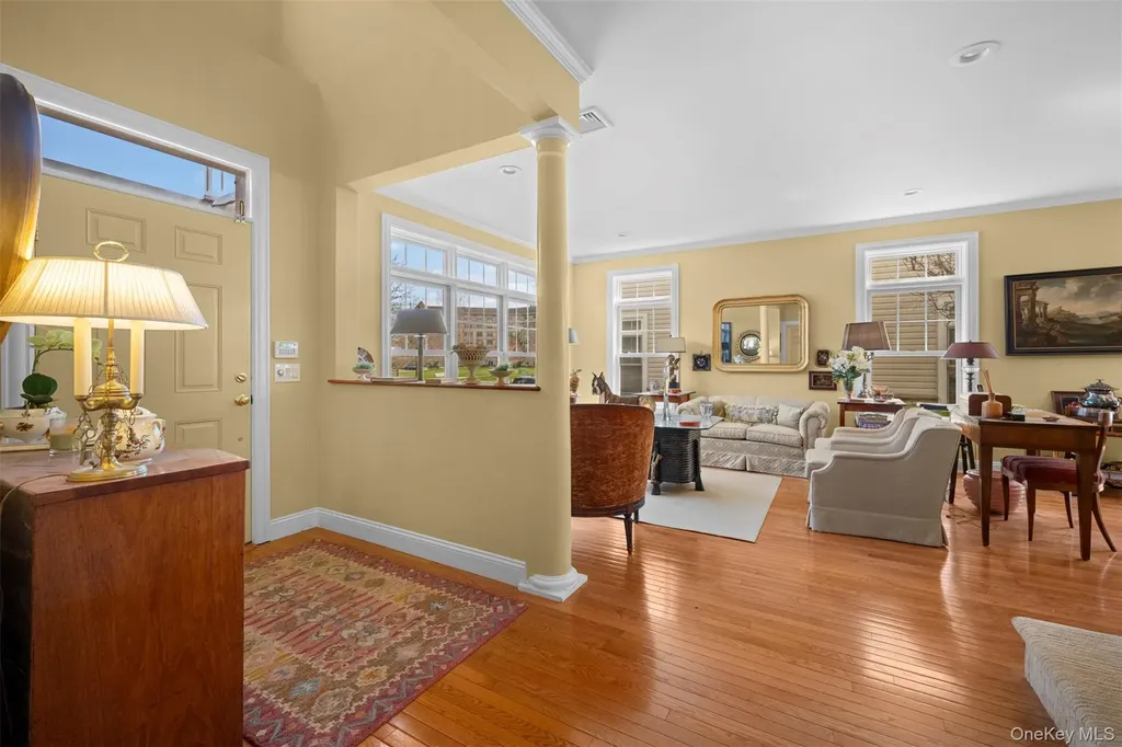 333 E Overlook Port Washington NY 11050