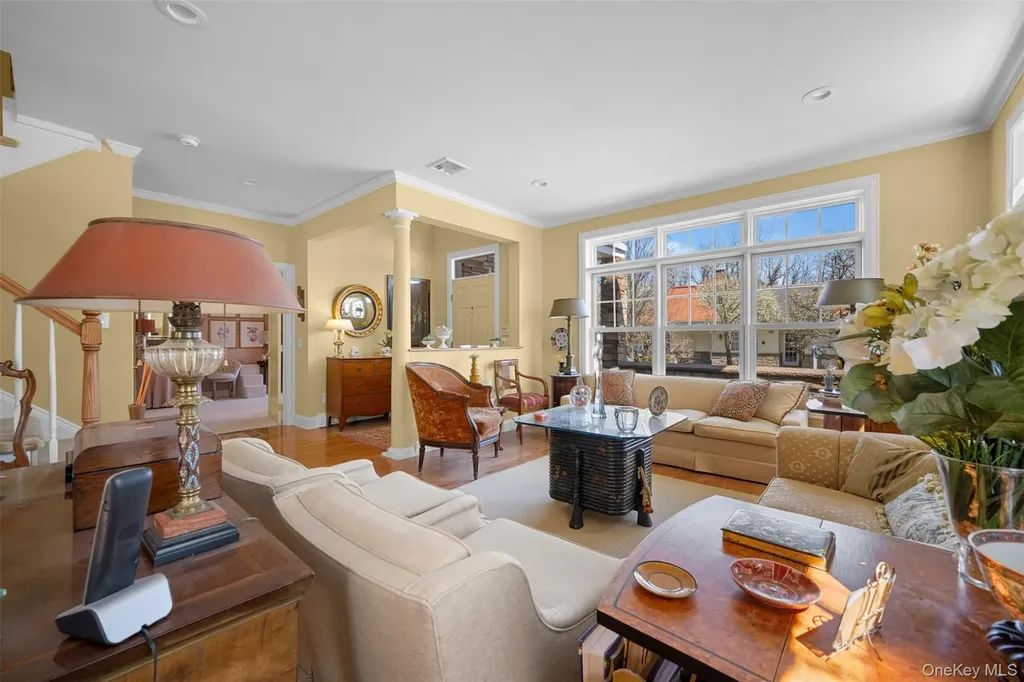 333 E Overlook Port Washington NY 11050