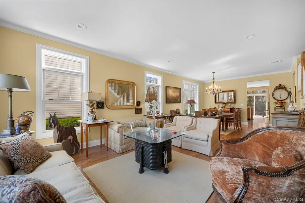 333 E Overlook Port Washington NY 11050