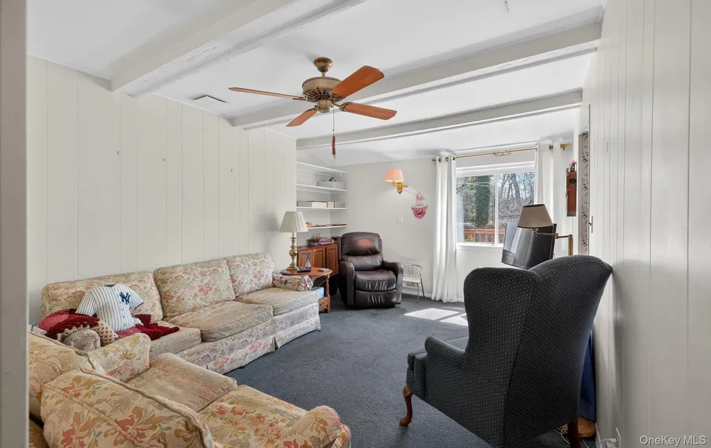 17 Peacock Lane Commack NY 11725