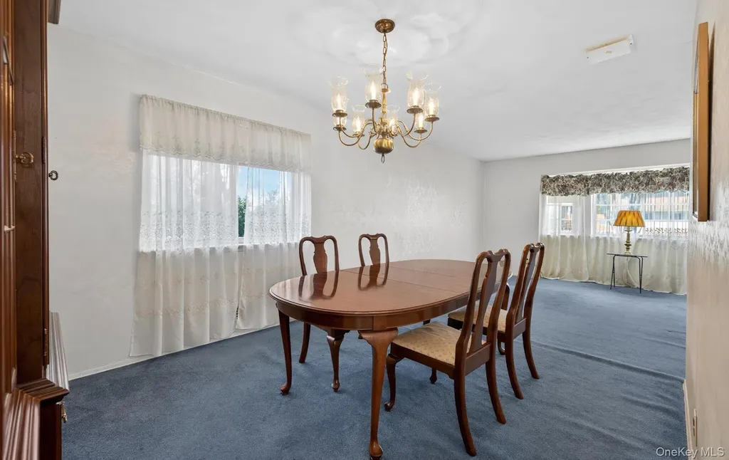 17 Peacock Lane Commack NY 11725