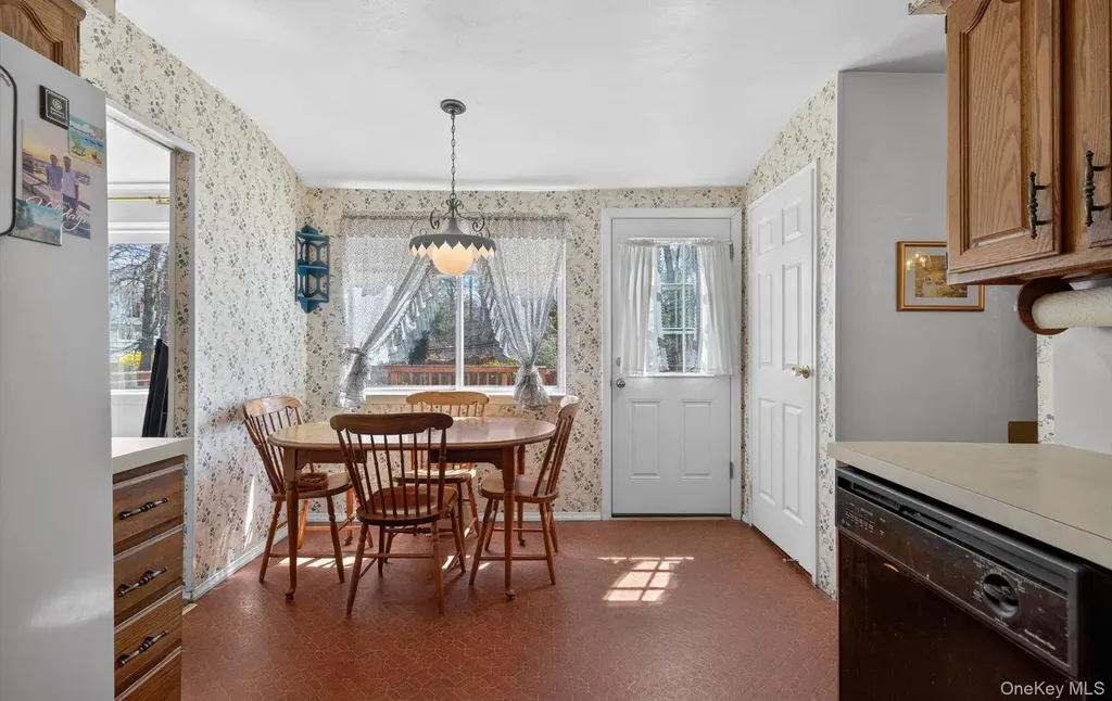 17 Peacock Lane Commack NY 11725