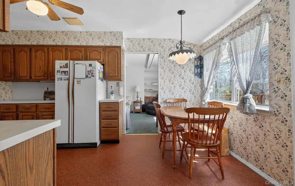 17 Peacock Lane Commack NY 11725