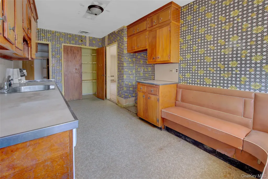 197 Delaware Avenue Freeport NY 11520