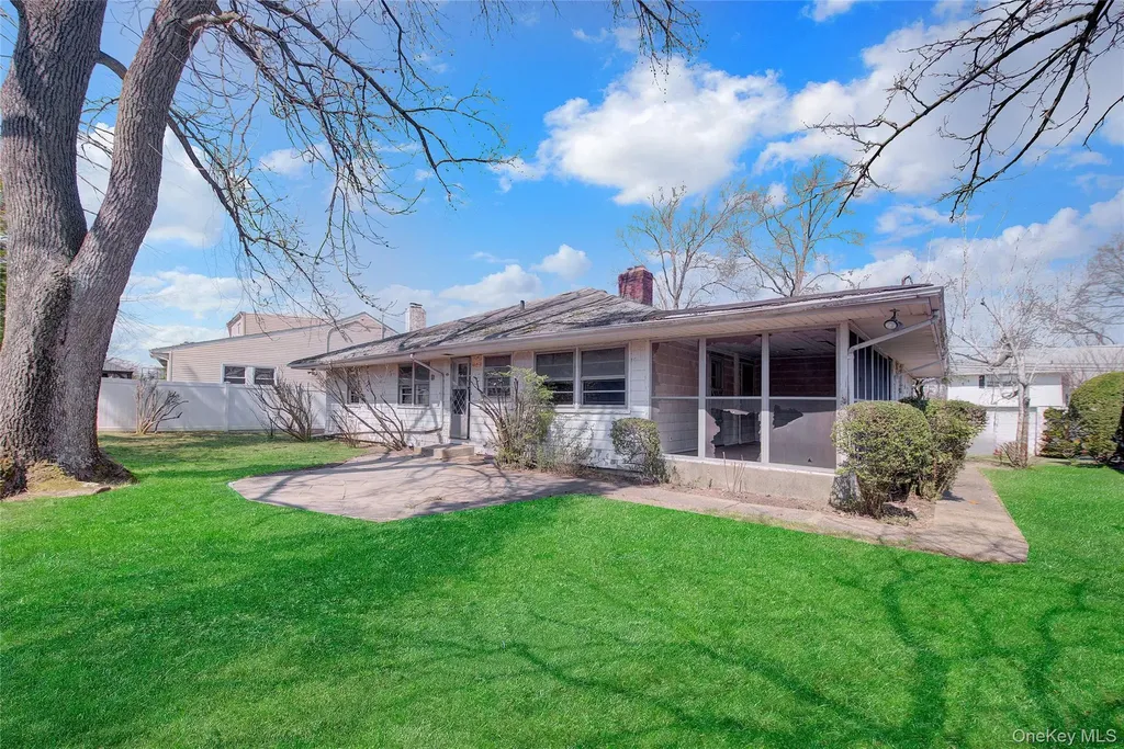 197 Delaware Avenue Freeport NY 11520