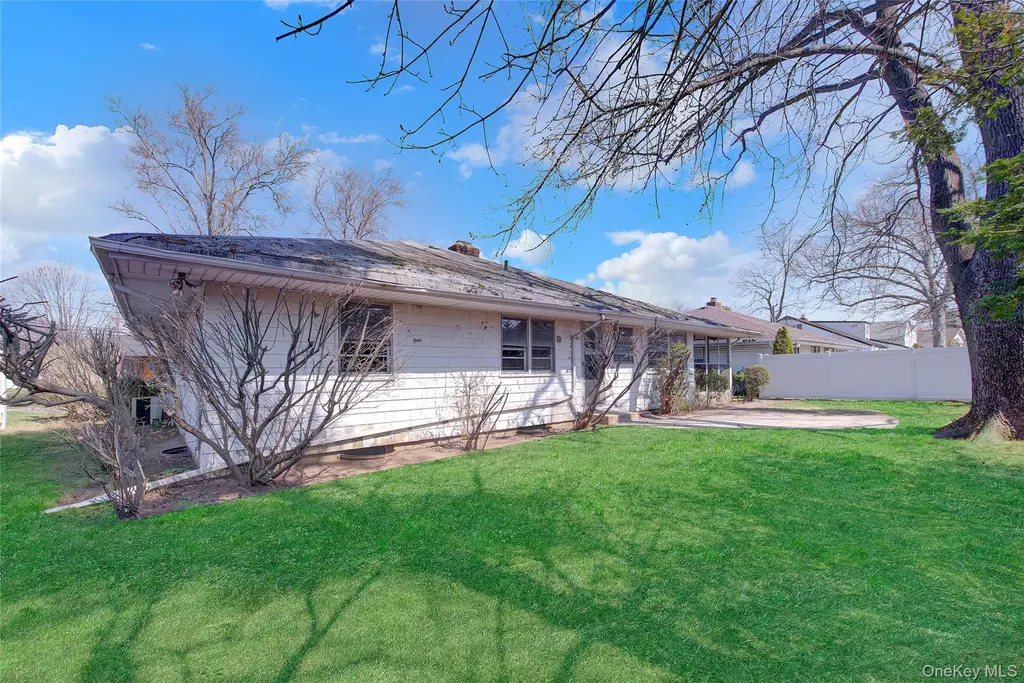 197 Delaware Avenue Freeport NY 11520