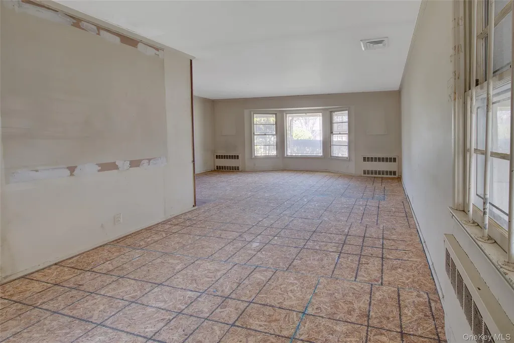 197 Delaware Avenue Freeport NY 11520