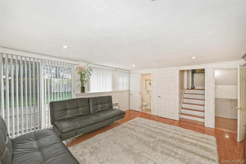 53 Stuart Drive Syosset NY 11791
