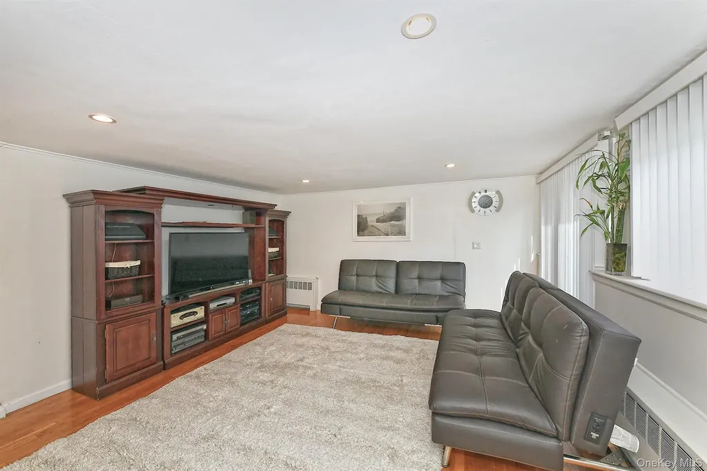 53 Stuart Drive Syosset NY 11791