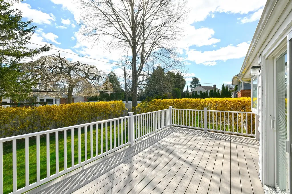 53 Stuart Drive Syosset NY 11791